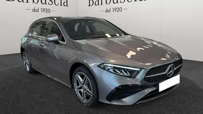 Grigio Usata 2023 Mercedes A180 AMG Line Premium Tre volumi | 31.000 € (Ottimo prezzo)