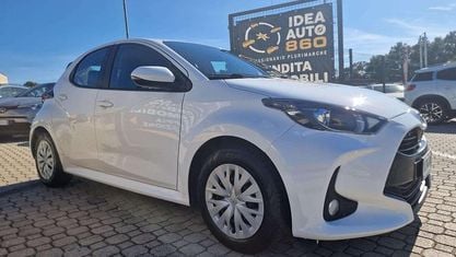 Gebraucht Toyota Yaris Active 72 PS (52 kW) 2022 Weiß Limousine