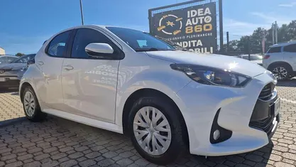 Usata Toyota Yaris Active 72 CV (52 kW) 2022 Bianco Berlina