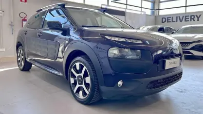 Usata Citroën C4 Cactus Shine Edition 92 CV (67 kW) 2015 Viola Utilitaria