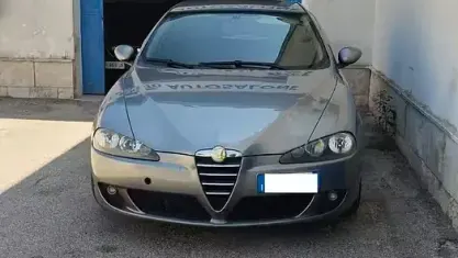 Usata Alfa Romeo 147 120 CV (88 kW) 2006 Grigio Utilitaria