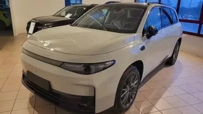 Nieuw Leapmotor C10 160 kW (218 PK) 2026 Grijs SUV