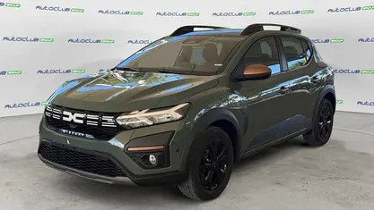 Usata Dacia Sandero Extreme 101 CV (74 kW) 2025 Verde Utilitaria