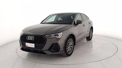 Usata Audi Q3 Sportback Business Plus 150 CV (110 kW) 2020 Grigio metallizzato SUV