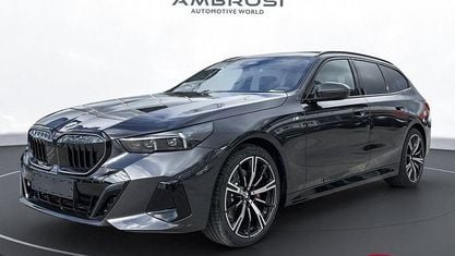 Gebraucht BMW 520 M Sport 197 PS (144 kW) 2025 Grau Kombi