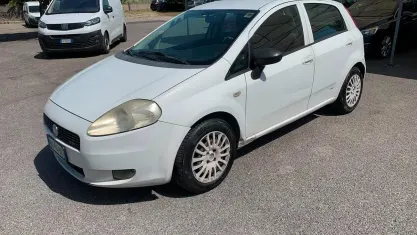 Usata Fiat Grande Punto Dynamic 75 CV (55 kW) 2008 Bianco Utilitaria