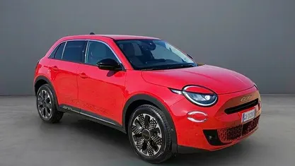 Usata Fiat 600 La Prima 101 CV (74 kW) 2025 Rosso SUV