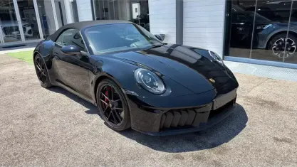 Usata Porsche 992 485 CV (356 kW) 2025 Nero Cabrio