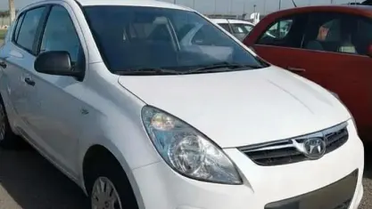 Usata Hyundai i20 Edition 75 CV (55 kW) 2012 Bianco Utilitaria
