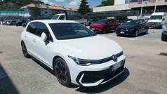 Usata 2025 VW Golf VIII R-line Tre volumi | 36.500 € (Buon prezzo)