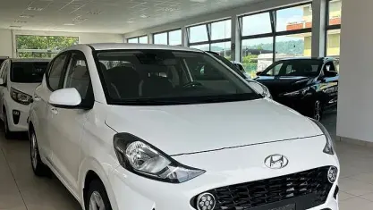 Usata Hyundai i10 67 CV (49 kW) 2023 Bianco Utilitaria