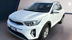 Bianco Usata 2022 Kia Stonic Urban SUV | 15.500 € (Buon prezzo)