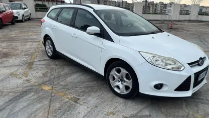 Usata Ford Focus Titanium 95 CV (69 kW) 2014 Bianco Station wagon