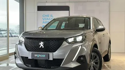 Usata Peugeot 2008 Active 101 CV (74 kW) 2022 SUV