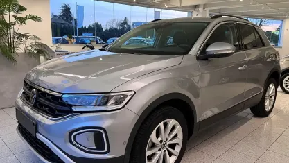 Usata VW T-Roc Life 150 CV (110 kW) 2025 Grigio SUV