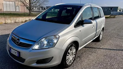Usata Opel Zafira Cosmo 94 CV (69 kW) 2008 Monovolume