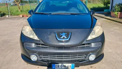 Usata Peugeot 207 CC 110 CV (80 kW) 2009 Nero Cabrio