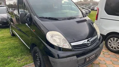 Usata Opel Vivaro 116 CV (85 kW) 2010 Monovolume