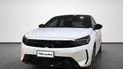 Usata Opel Corsa 101 CV (74 kW) 2025 Bianco tetto nero Utilitaria