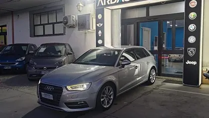 Grigio Usata 2014 Audi A3 Ambition Tre volumi | 9900 € (Buon prezzo)