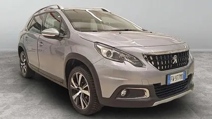 Grigio Usata 2019 Peugeot 2008 Allure SUV | 12.490 € (Buon prezzo)