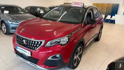 Usata Peugeot 3008 Allure 131 CV (96 kW) 2020 Rosso SUV