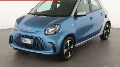 Usata Smart ForFour Electric Drive Passion 60 kW (82 CV) 2020 Blu Berlina