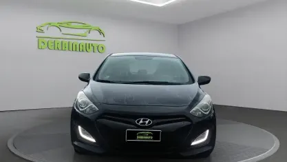 Usata Hyundai i30 Comfort 110 CV (80 kW) 2015 Nero Berlina