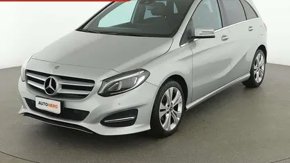 Usata Mercedes B180 AMG 110 CV (80 kW) 2018 Argento Monovolume