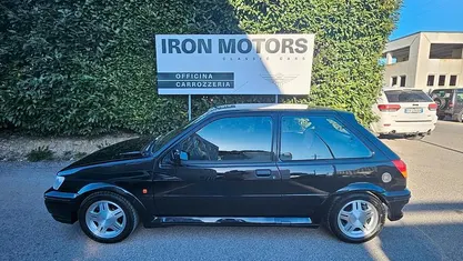 Usata Ford Fiesta 131 CV (96 kW) 1993 Nero Utilitaria