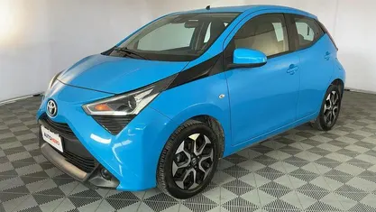 Usata Toyota Aygo 72 CV (52 kW) 2019 Blu Utilitaria