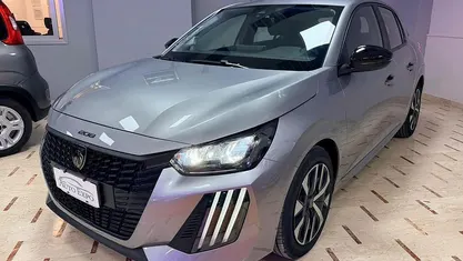 Usata Peugeot 208 Style 100 CV (73 kW) 2025 Grigio Utilitaria