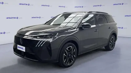 Usata Peugeot 5008 Allure 145 CV (106 kW) 2025 Grigio scuro SUV