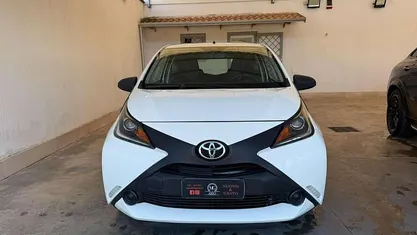 Bianco Usata 2015 Toyota Aygo Cool Due volumi | 5499 € (Ottimo prezzo)