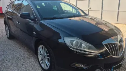 Usata Lancia Delta 120 CV (88 kW) 2010 Nero Utilitaria