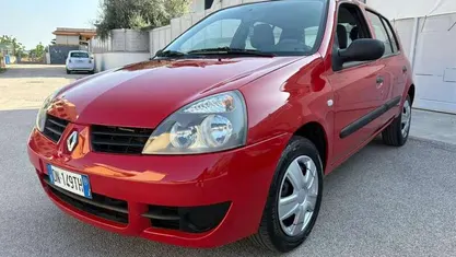 Rosso Usata 2008 Renault Clio II Dynamique Tre volumi | 2500 € (Ottimo prezzo)
