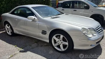 Usata Mercedes SL350 245 CV (180 kW) 2004 Grigio Cabrio