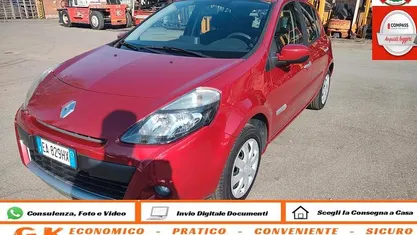 Usata Renault Clio II Dynamique 75 CV (55 kW) 2010 Rosso Berlina