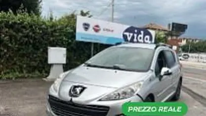 Grigio medio / pastello Usata 2011 Peugeot 207 Active Station wagon | 3700 € (Buon prezzo)
