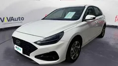Bianco Nuova 2025 Hyundai i30 Tre volumi | 25.900 € (Buon prezzo)