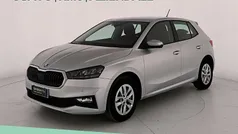 Argento brillante metallizzato Usata 2024 Skoda Fabia Selection Tre volumi | 16.900 € (Buon prezzo)