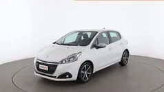 Bianco Usata 2015 Peugeot 208 Allure Due volumi | 8899 € (Buon prezzo)