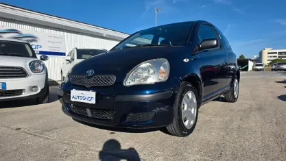 Usata Toyota Yaris Sol 65 CV (47 kW) 2003 Blu Berlina