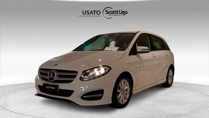 Käytetty Mercedes B200 136 HP (100 kW) 2019 Valkoinen Tila-auto