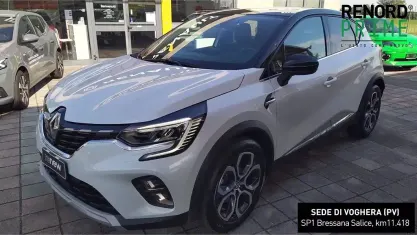 Usata Renault Captur Intens 143 CV (105 kW) 2022 Bianco/nero SUV