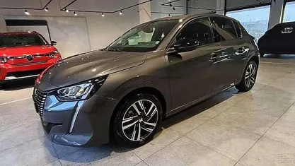 Usata 2023 Peugeot 208 Allure Utilitaria | 17.250 € (Buon prezzo)
