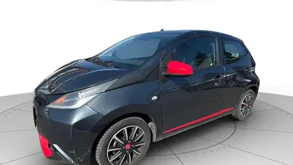 Usata Toyota Aygo X-play 69 CV (50 kW) 2018 Nero Utilitaria