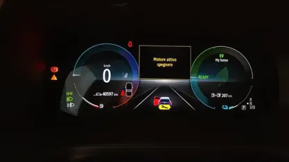 Usata Renault Captur Techno 160 CV (117 kW) 2023 Blu scuro SUV