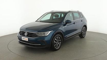 Begagnad VW Tiguan Life 150 HK (110 kW) 2023 Blå SUV