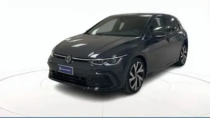 Usata VW Golf VIII R-line 150 CV (110 kW) 2023 Grigio pastello Berlina